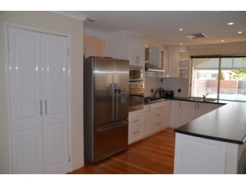 4 Rake Court, Ocean Reef WA 6027