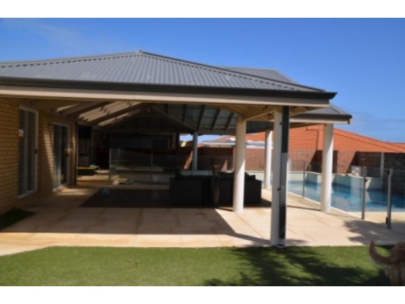 4 Rake Court, Ocean Reef WA 6027