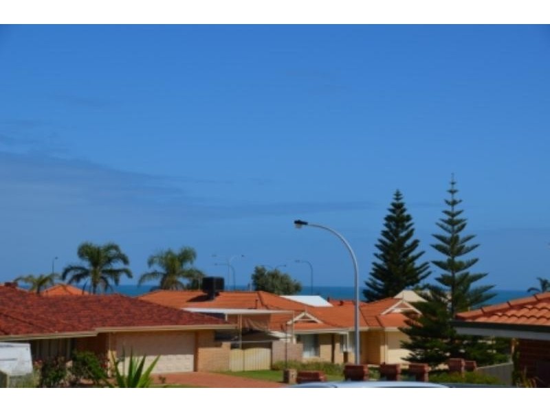 4 Rake Court, Ocean Reef WA 6027