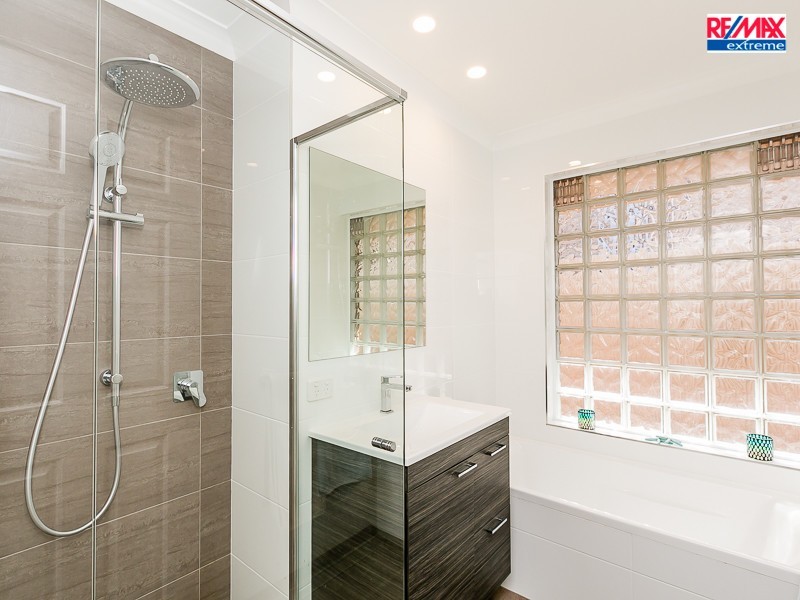 6 Jury Close, Ocean Reef WA 6027