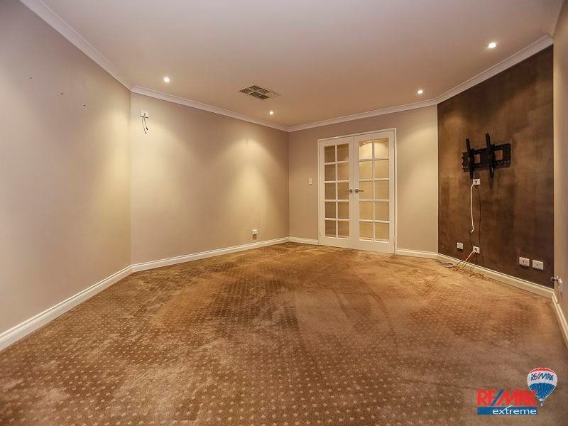 14 Heacham Avenue, Hocking WA 6065