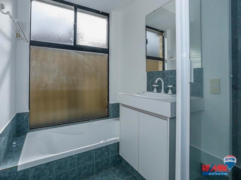 14 Heacham Avenue, Hocking WA 6065