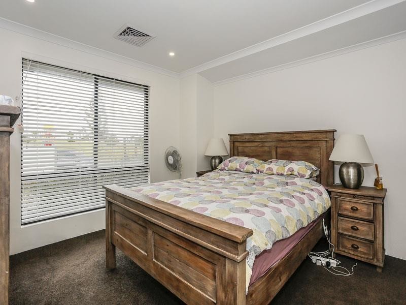 15 Damperia Green, Sinagra WA 6065