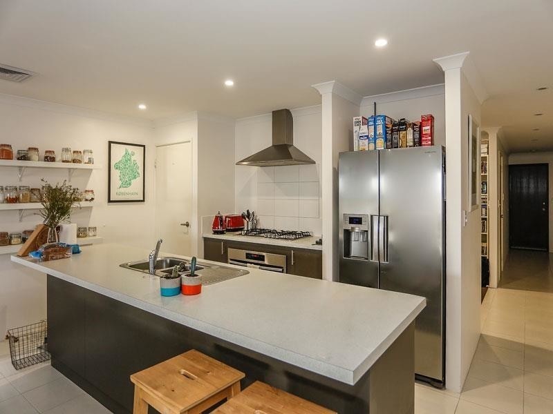 15 Damperia Green, Sinagra WA 6065