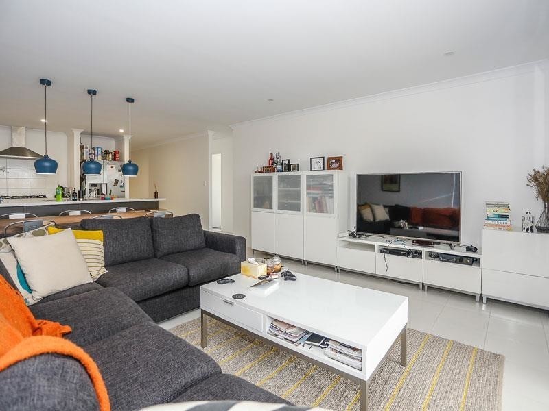 15 Damperia Green, Sinagra WA 6065