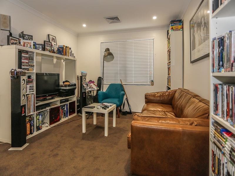 15 Damperia Green, Sinagra WA 6065