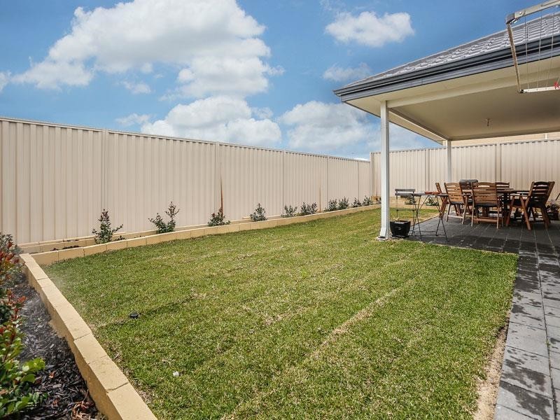 15 Damperia Green, Sinagra WA 6065