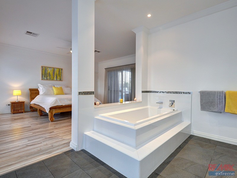 12 Barquentine Avenue, Jindalee WA 6036