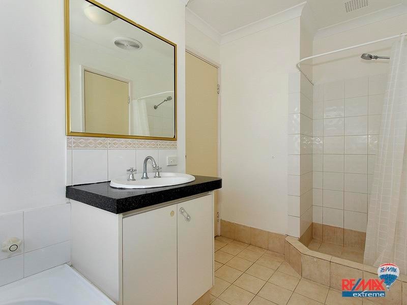 61 Frond Circuit, Banksia Grove WA 6031