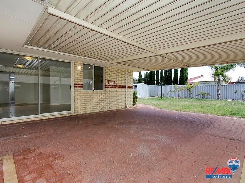 61 Frond Circuit, Banksia Grove WA 6031