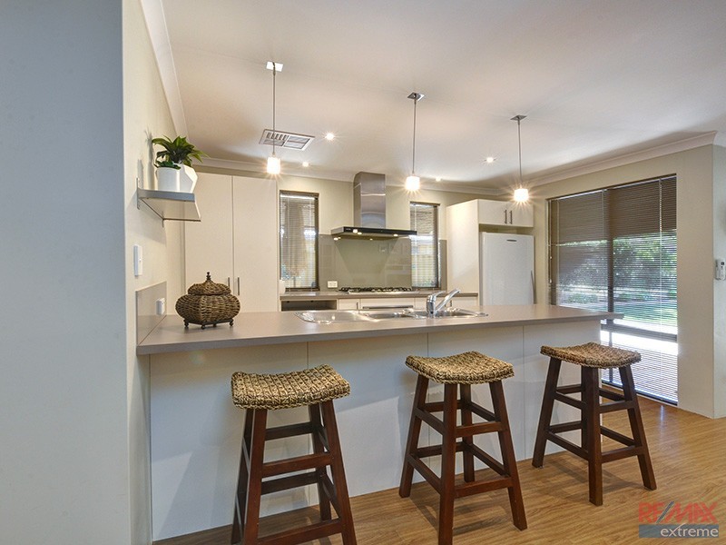 42 Vanderlin Crescent, Ridgewood WA 6030