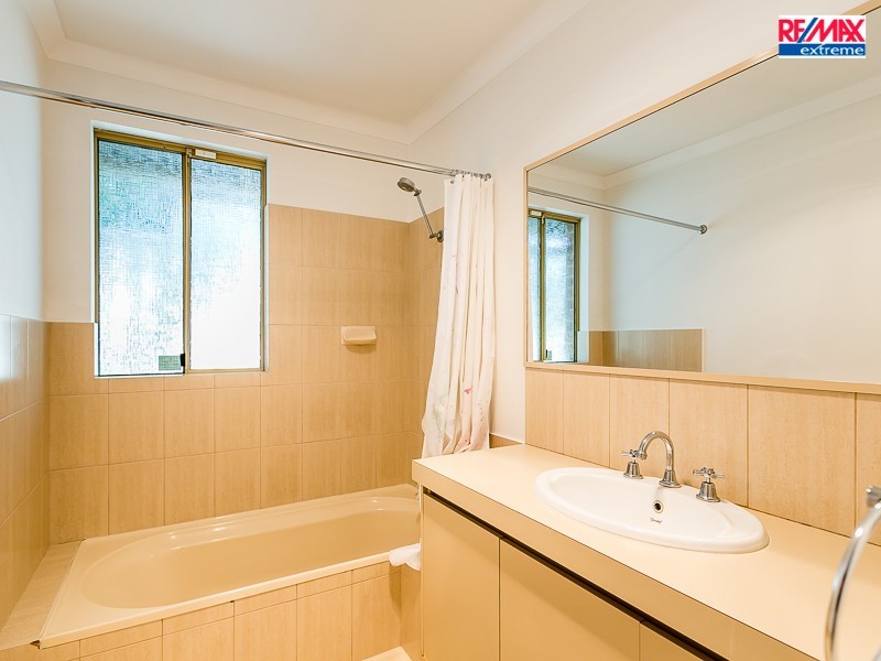 51 Ellendale Drive, Heathridge WA 6027