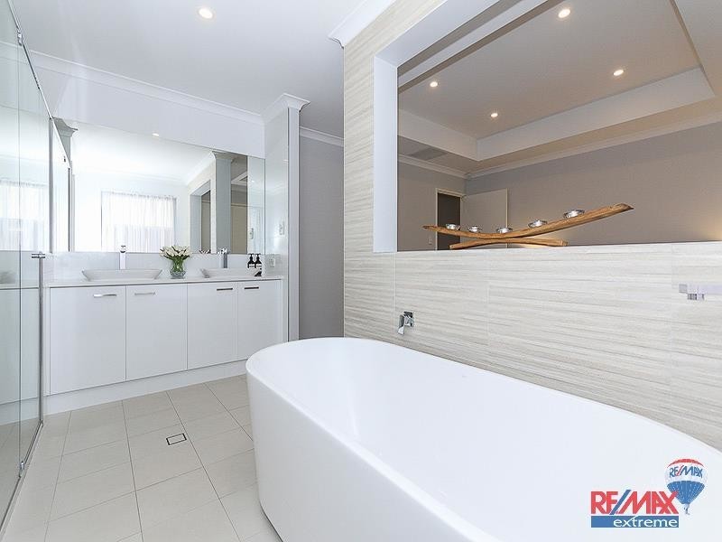 28 Marlinspike Boulevard, Jindalee WA 6036