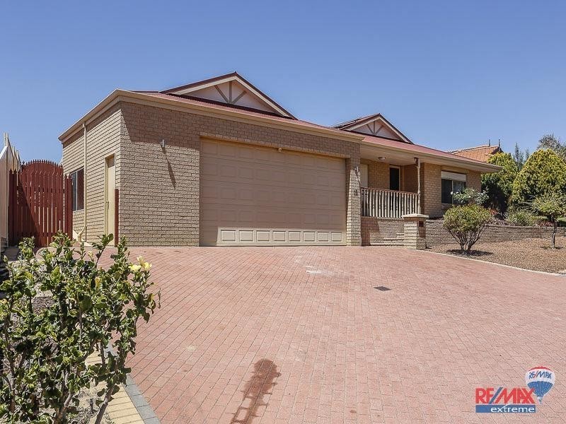 15 Greenock Gardens, Kinross WA 6028