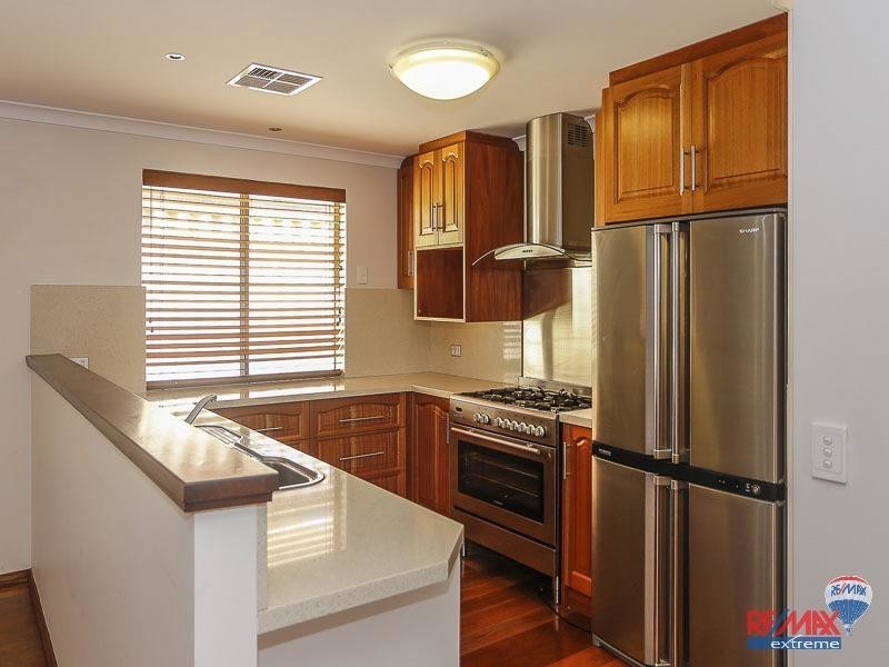 15 Greenock Gardens, Kinross WA 6028