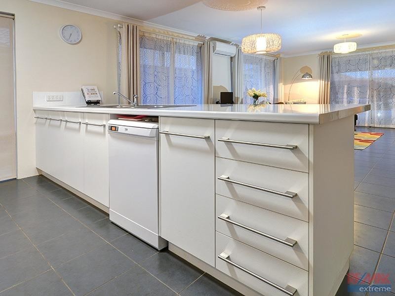 43 Grandis Boulevard, Banksia Grove WA 6031