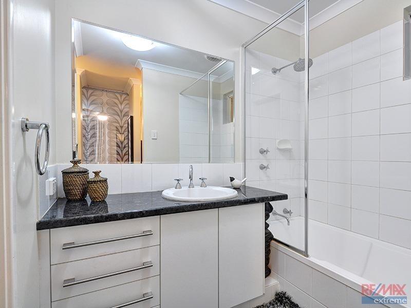 43 Grandis Boulevard, Banksia Grove WA 6031