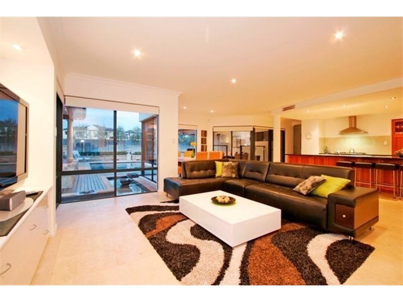 14 Amalfi Drive, Hillarys WA 6025