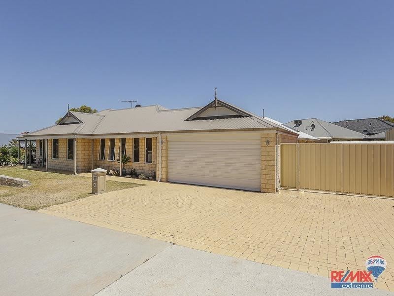 11 Westwood Meander, Carramar WA 6031