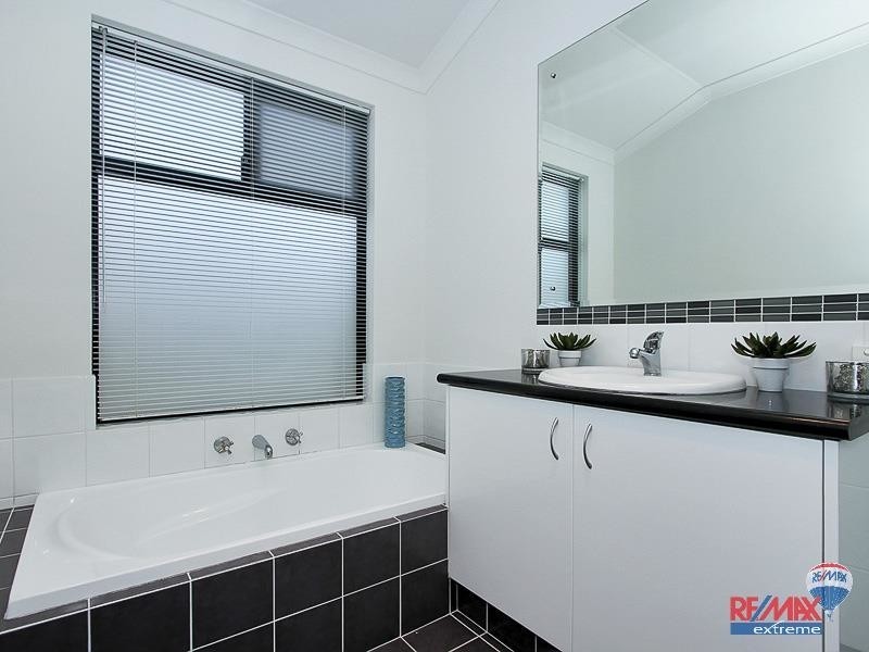 49 Abbey Green Road, Banksia Grove WA 6031