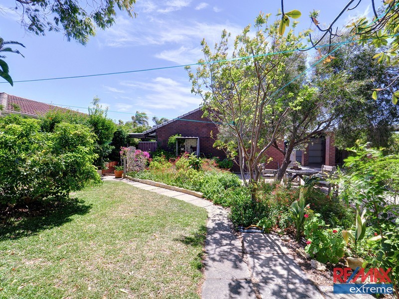 54 Eddystone Avenue, Craigie WA 6025