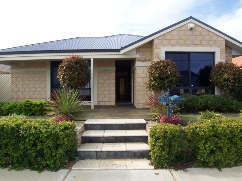 15 Brailsford Way, Butler WA 6036