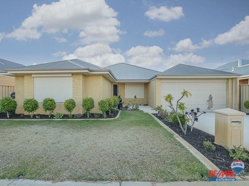 18 Featherstone Gardens, Butler WA 6036