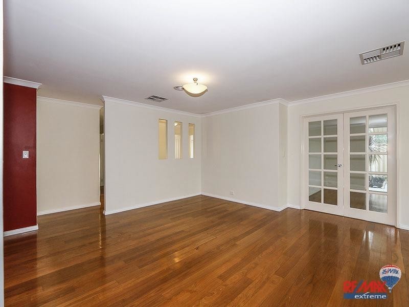 18 Featherstone Gardens, Butler WA 6036