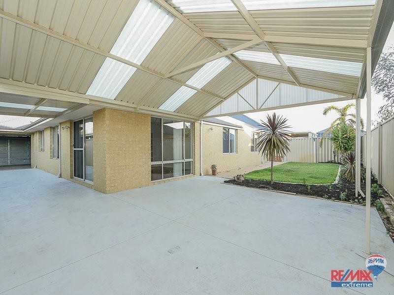 18 Featherstone Gardens, Butler WA 6036