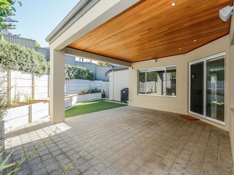 12 Gunida Street, Mullaloo WA 6027
