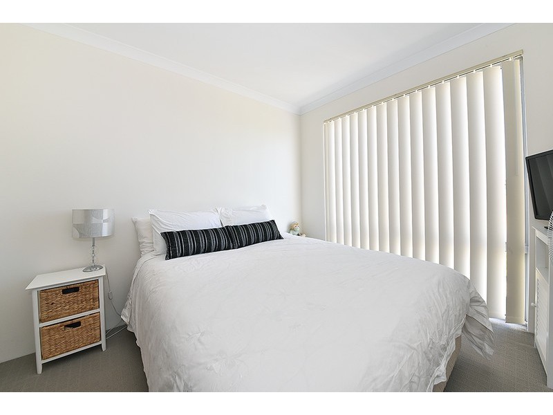 1/23 Floresta Street, Sinagra WA 6065