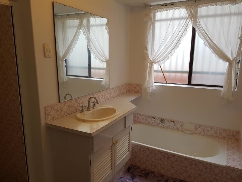 5 Roamer Street, Heathridge WA 6027