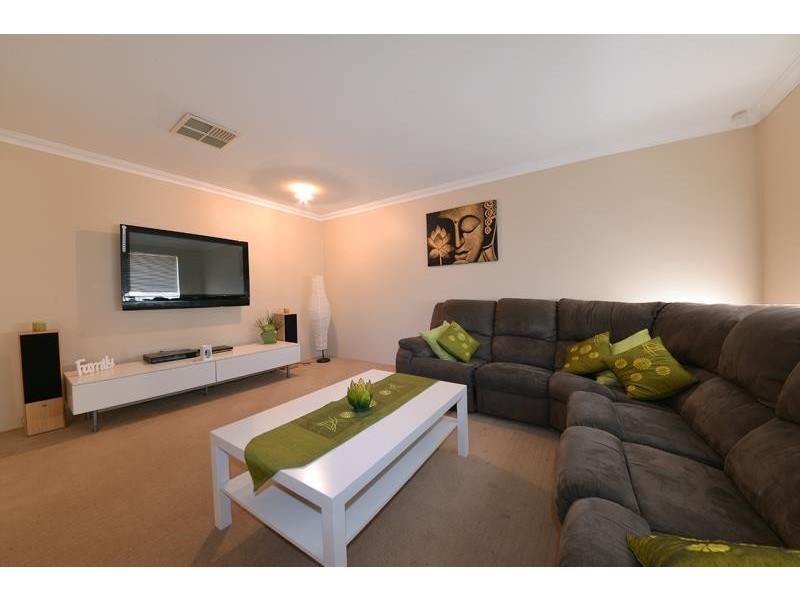 11 Apsley Bend, Tapping WA 6065