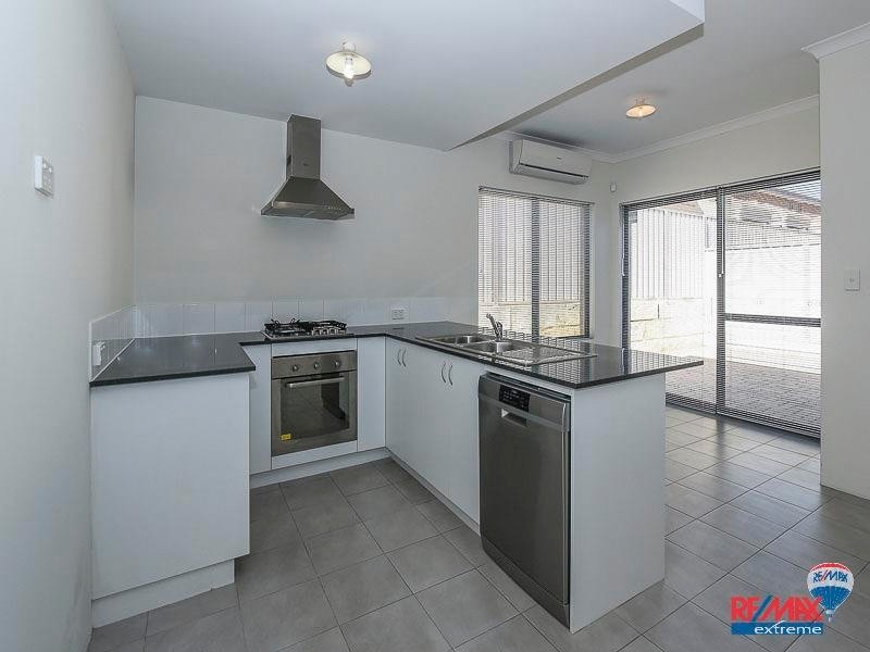 Unit 1 / 2 Marathon Loop, Madeley WA 6065