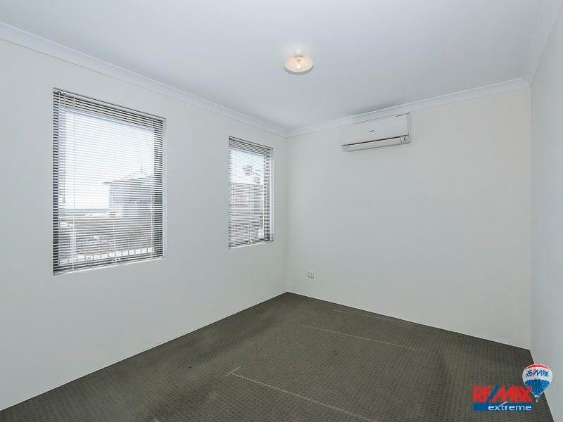 Unit 1 / 2 Marathon Loop, Madeley WA 6065