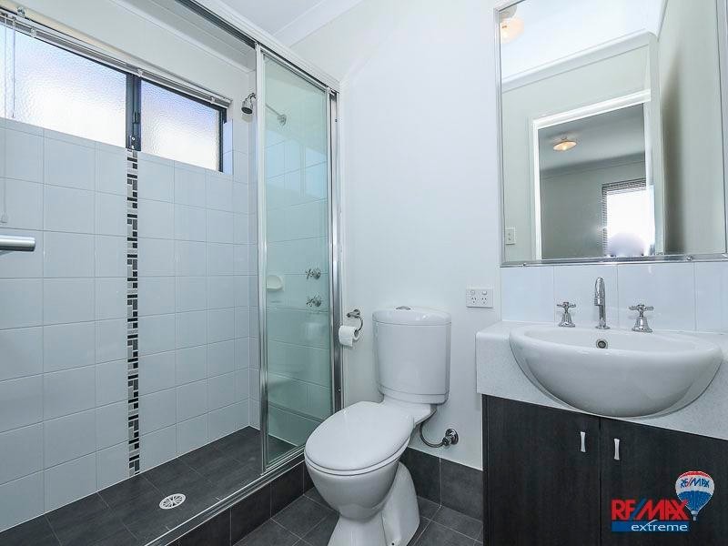 Unit 1 / 2 Marathon Loop, Madeley WA 6065