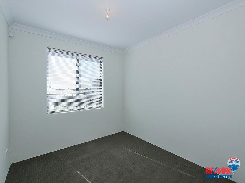 Unit 1 / 2 Marathon Loop, Madeley WA 6065
