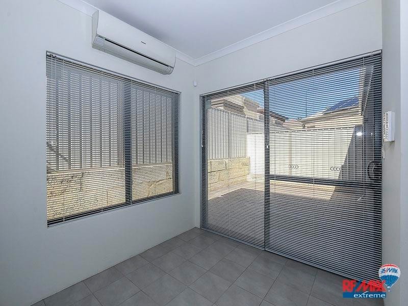 Unit 1 / 2 Marathon Loop, Madeley WA 6065
