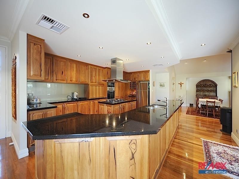 10 Plymouth Cove, Ocean Reef WA 6027