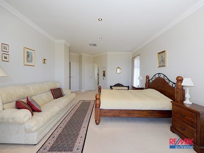 10 Plymouth Cove, Ocean Reef WA 6027