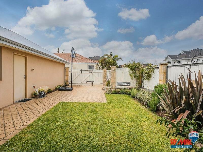 20 Amalfi Drive, Hillarys WA 6025
