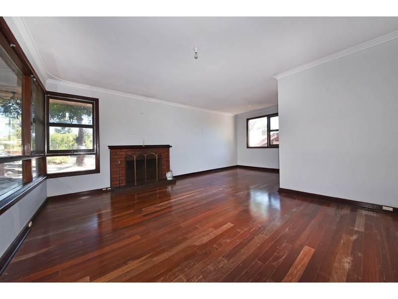 17 Wandoo Road, Duncraig WA 6023