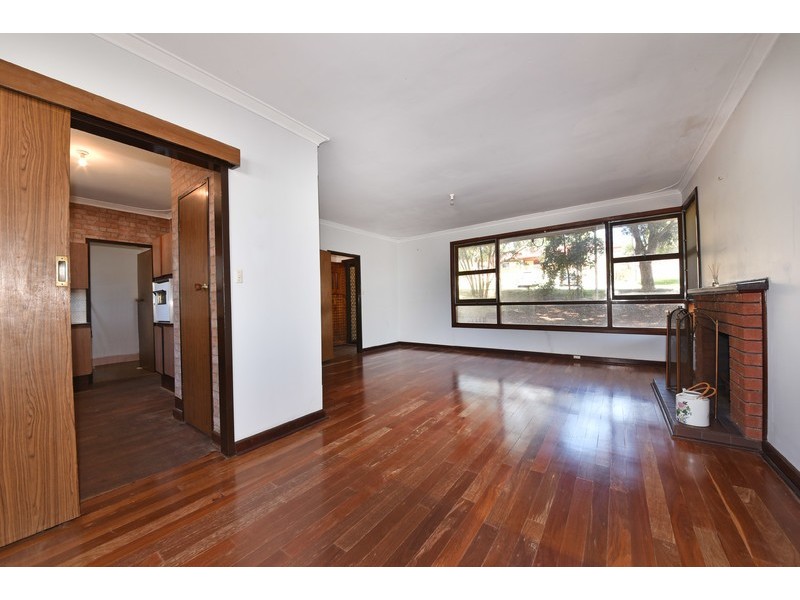 17 Wandoo Road, Duncraig WA 6023