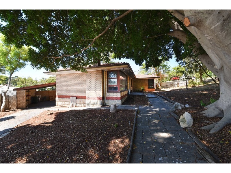 17 Wandoo Road, Duncraig WA 6023