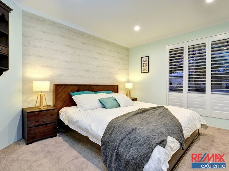 1 Lauder Place, Kinross WA 6028