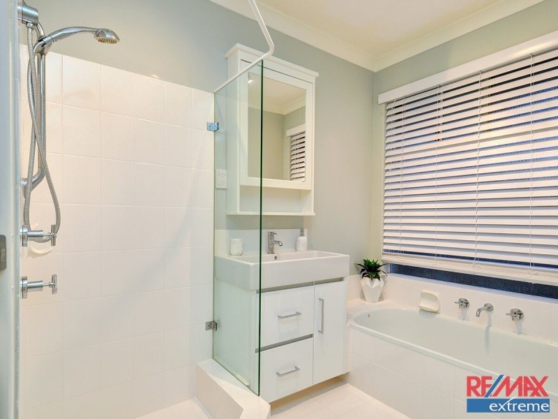 1 Lauder Place, Kinross WA 6028