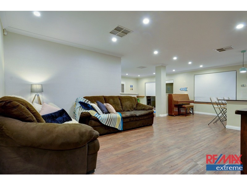 1 Lauder Place, Kinross WA 6028