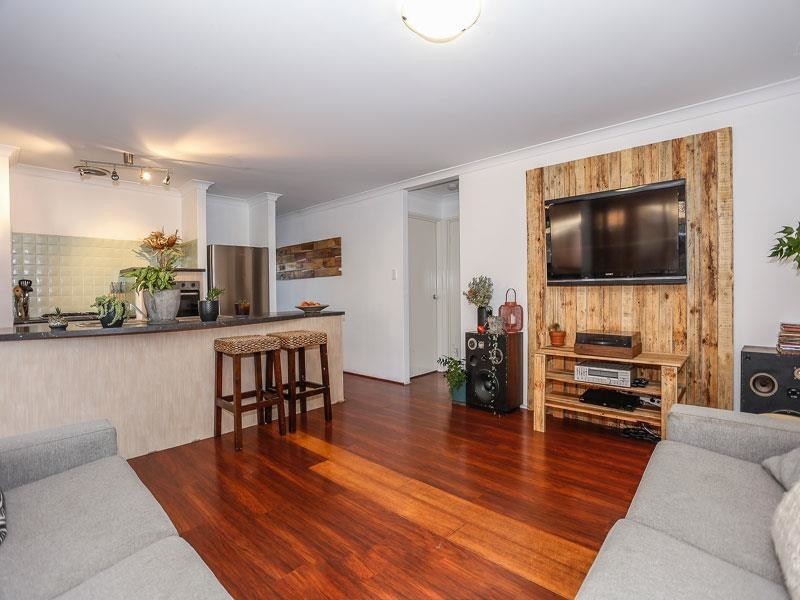 8 Tetbury Road, Butler WA 6036