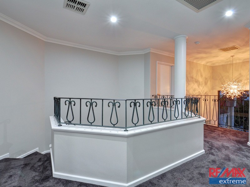 45 Savannah Way, Iluka WA 6028