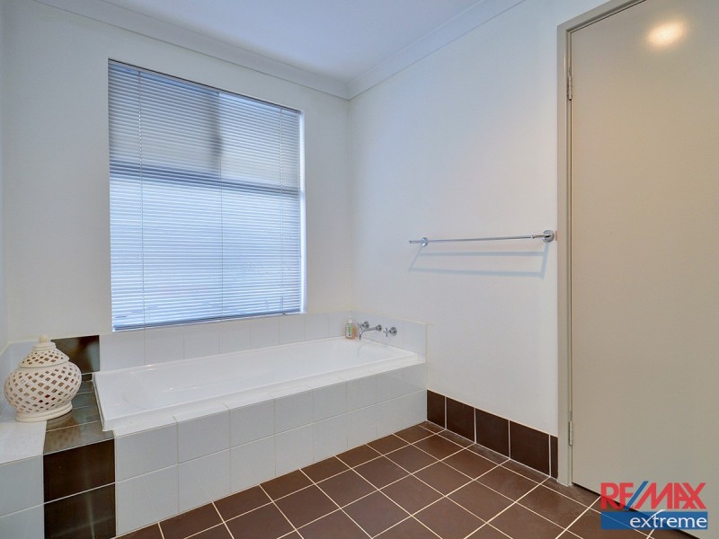 15 Langmuir Way, Tapping WA 6065